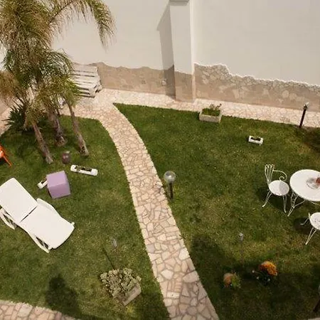 לינה וארוחת בוקר Nidi Di Feo 4*