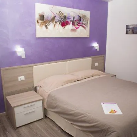 Nidi Di Feo Λέτσε