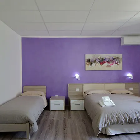 Nidi Di Feo Λέτσε