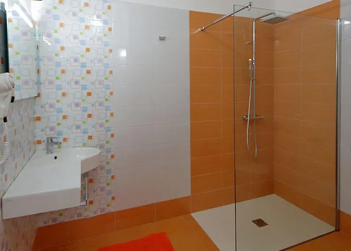 Nidi Di Feo 4* לצ'ה